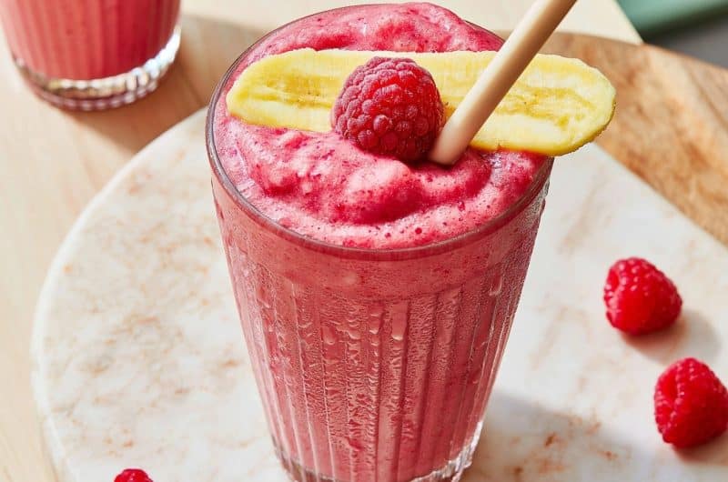 Milkshake bananes framboises 100 % végétal au Ninja Slushi